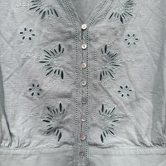 Lovestitch Eyelet Embroidered Blouse Women’s Size Small Button Front V Neck Top - Picture 2 of 9